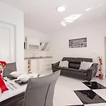 Villa Inis