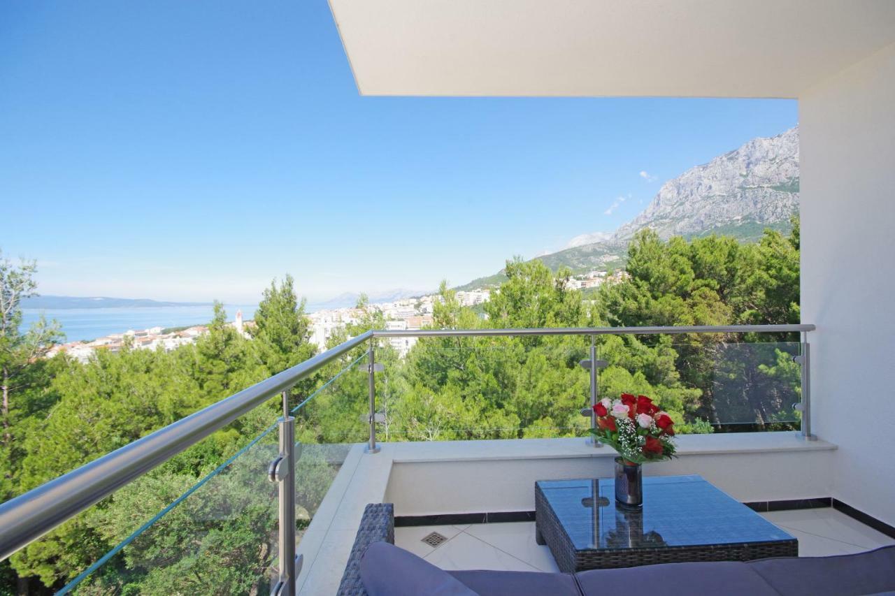 Inis * Makarska